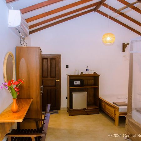 Central Beach Inn ミリッサ エクステリア 写真