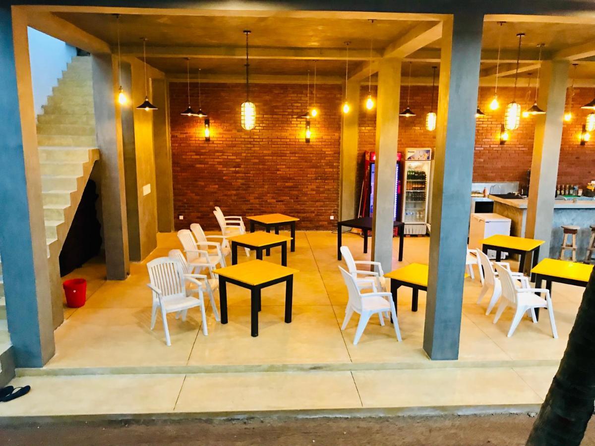 Central Beach Inn ミリッサ エクステリア 写真