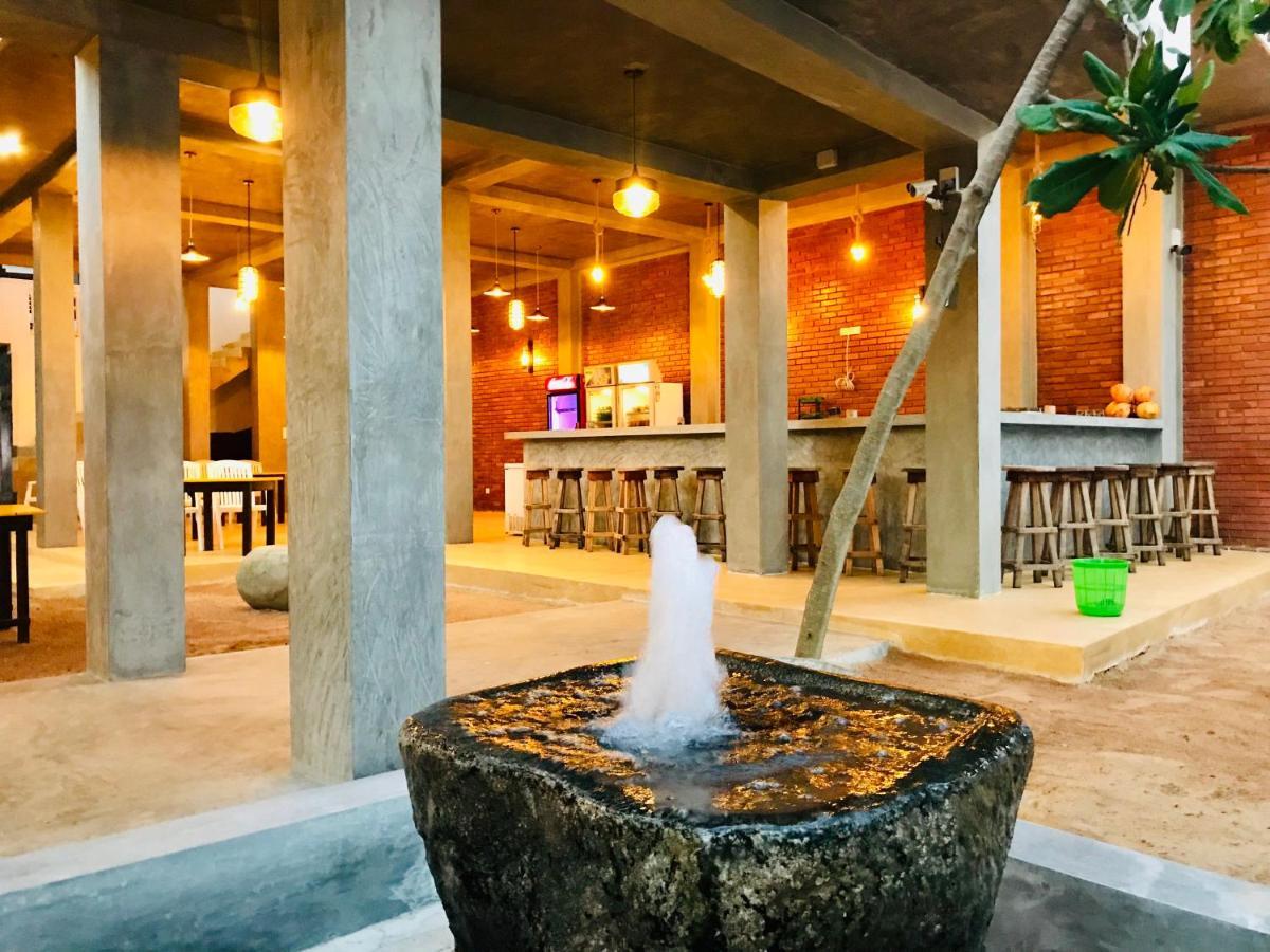 Central Beach Inn ミリッサ エクステリア 写真