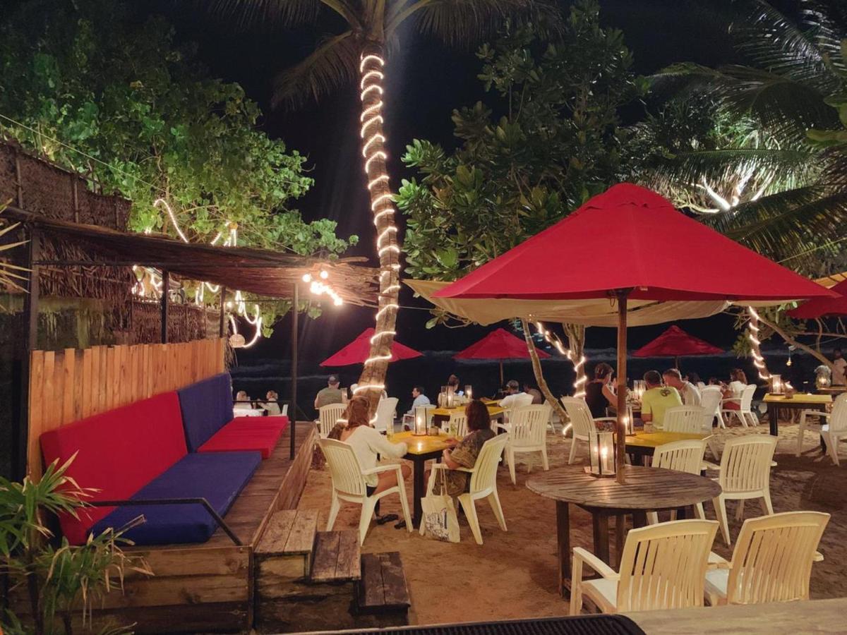 Central Beach Inn ミリッサ エクステリア 写真