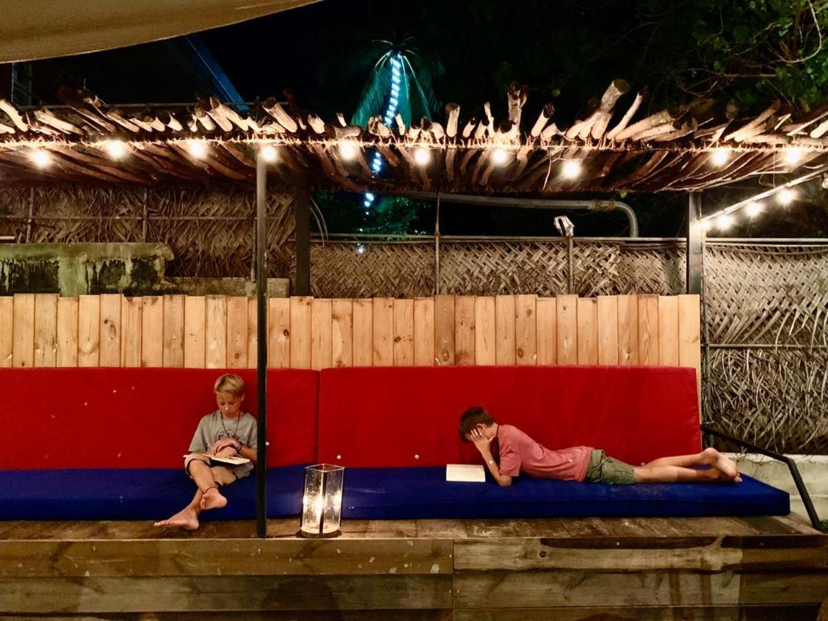 Central Beach Inn ミリッサ エクステリア 写真