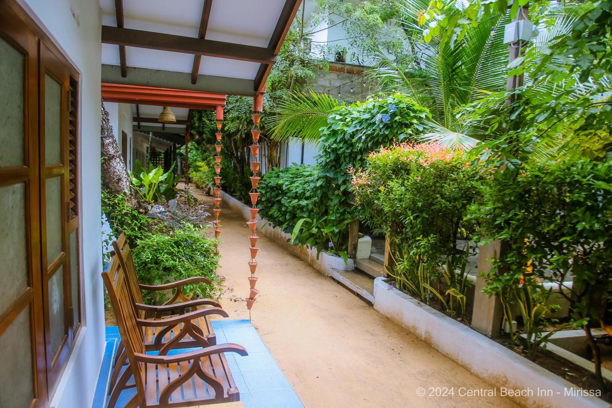 Central Beach Inn ミリッサ エクステリア 写真